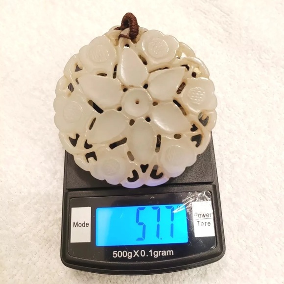 OFFERS WELCOMED - Pierced Mutton Fat Jade Flower Pendant Necklace 57.7g - Picture 10 of 11